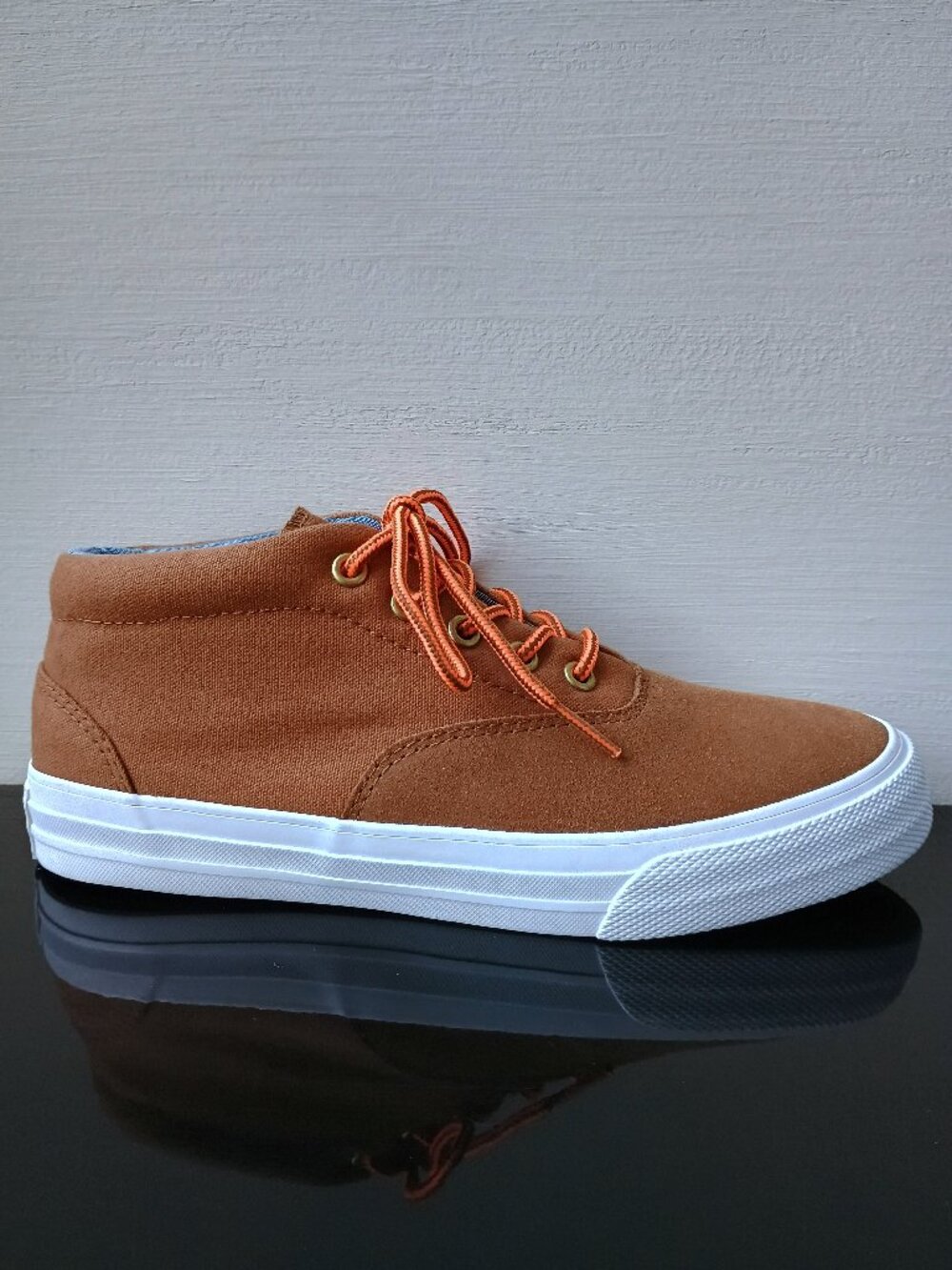 Converse Men's Mid-Top Cotton Lightweigt Sneaker in Brown / Orange Shoelaces